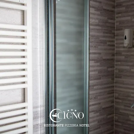 فندق Ristorante Cigno - And