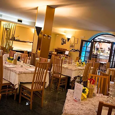 Ristorante Cigno - And فندق 3*