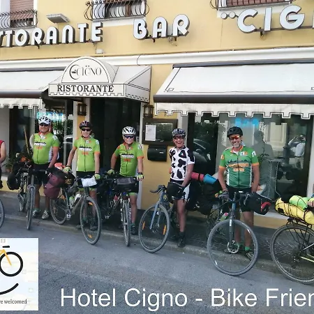 Ristorante Cigno - And فندق 3*